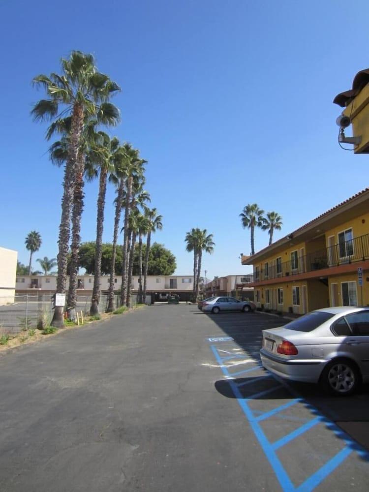Northgate Motel Ел Кахон Екстериор снимка