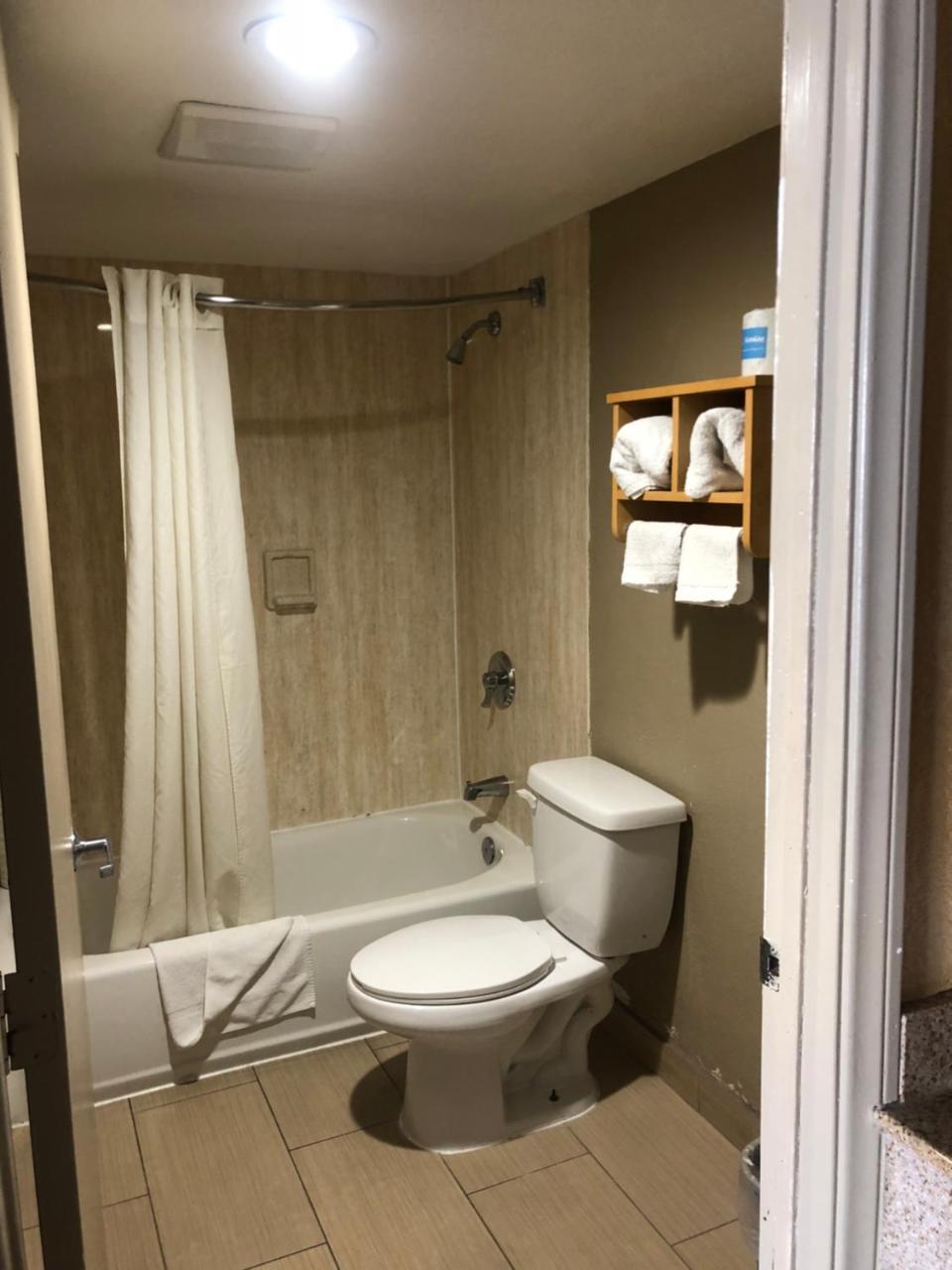 Northgate Motel Ел Кахон Екстериор снимка
